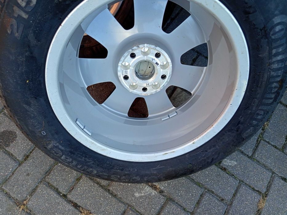 Audi Q3 nowe koła zimowe 215/65R16 Continental
