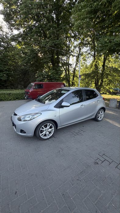 Продам саоє авто Mazda 2