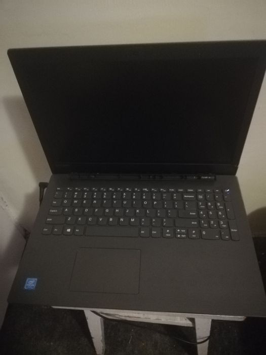 Laptop lenovo 320-15iap z zasilaczem