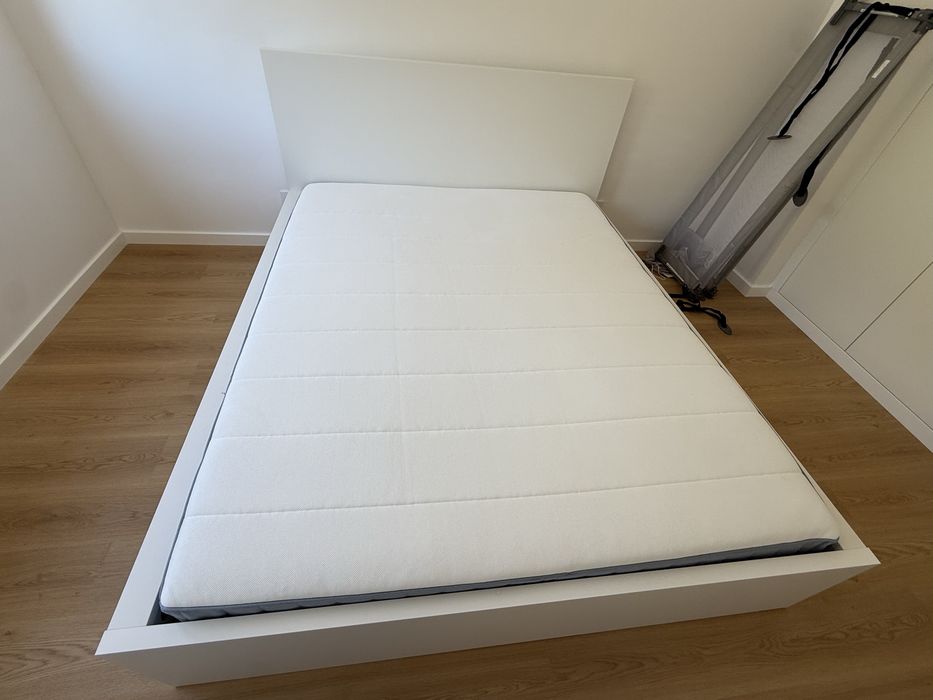 Cama MALM 160X200 com colchão IKEA - como NOVO