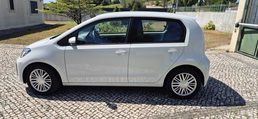 VW Up! 1.0 BlueMotion Move — photo 4