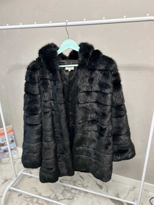 Шуба жіноча чорна