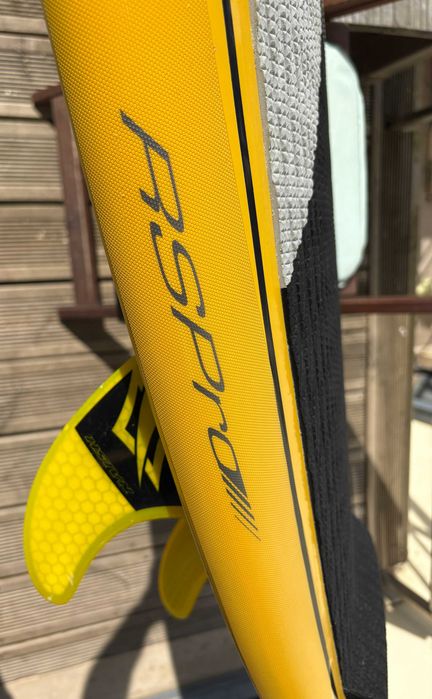 Prancha de SUP Naish Hokua 8'3'' LE com protetor rail RSPro + Saco + Quilhas