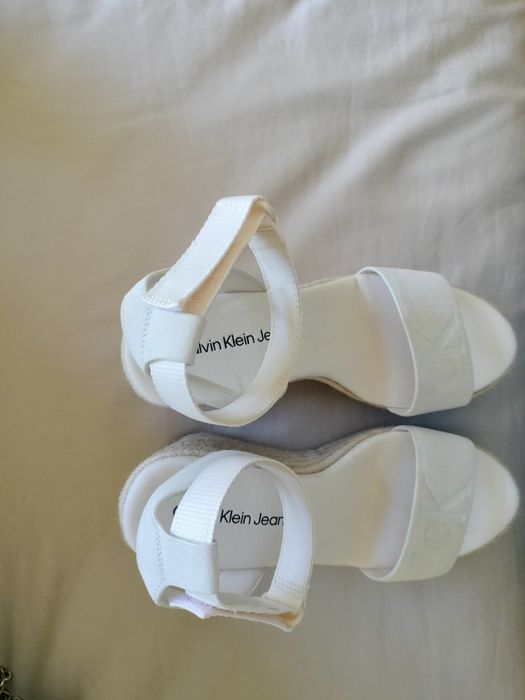 Sandálias Calvin Klein brancas tam. 37