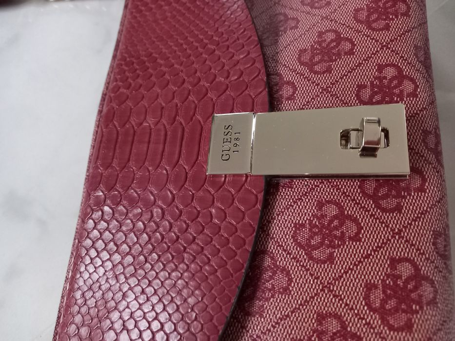 Torebka Guess w logo