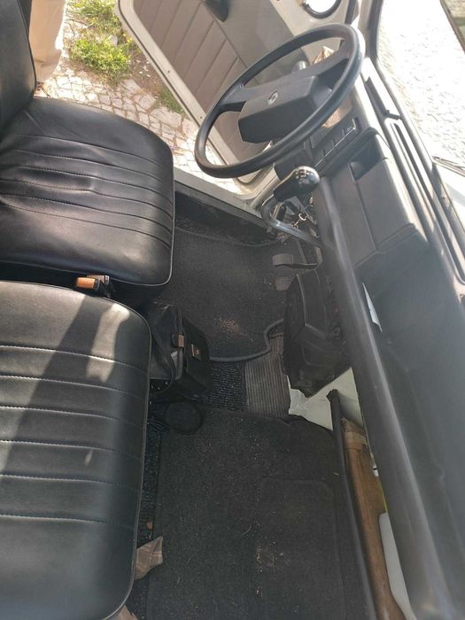 Renault 4L GTL restaurada com qualidade, impecável