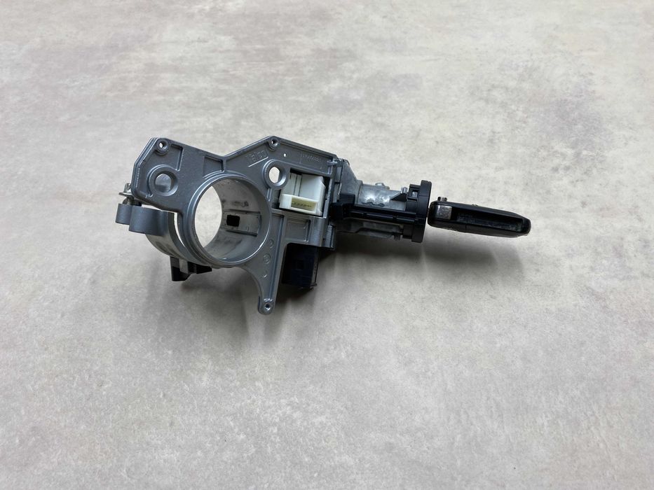 Замок запалювання Opel Astra H/Zafira B