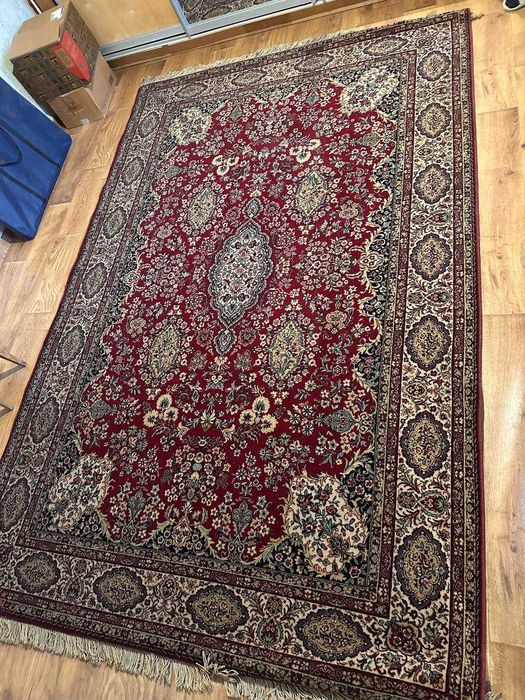 Продам ковры ссср в хорошем состоянии.