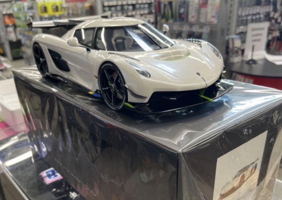 Koenigsegg jesko 1/12 limited edition 999pcs
