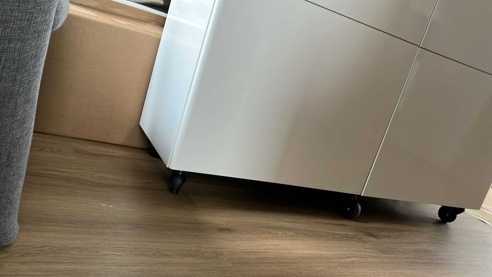 Vendo aparador alto com 4 portas e 2 gavetas interiores - IKEA