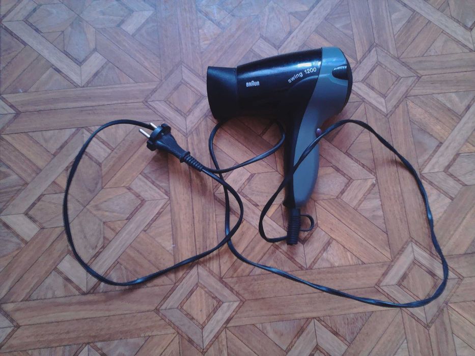 Рабочий компактный фен для волос Braun swing 1200 дешево