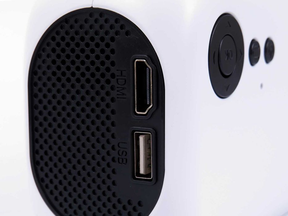 BASS POLSKA Przenośny Mini Projektor Mobilny Rzutnik Led 100"  BH15929