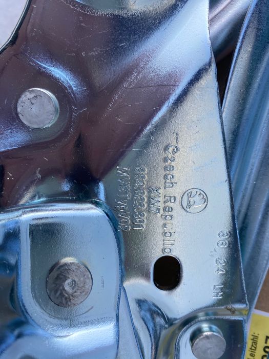 Zawias maski skoda scala