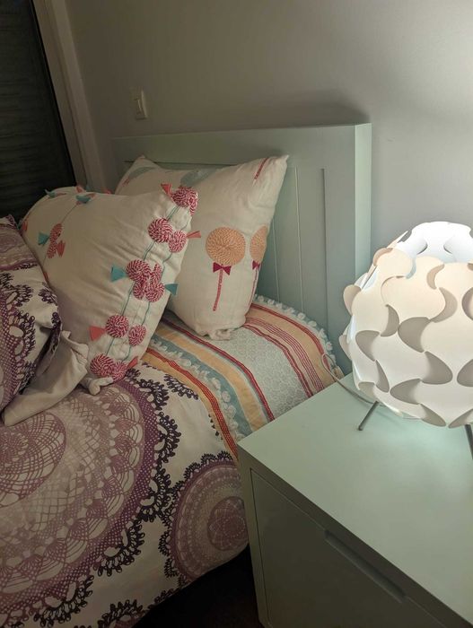 ( reservada ) Cama de solteiro em madeira maciça + m/ cabeceira — Design de autor