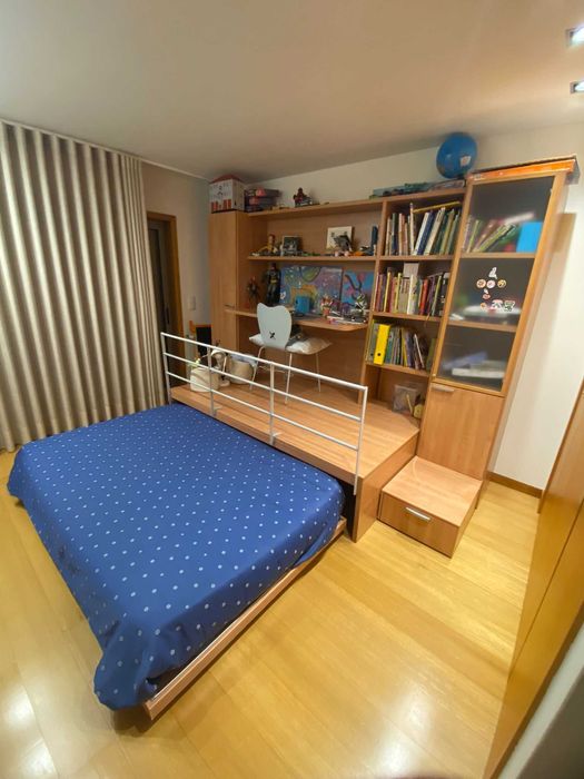 Quarto juvenil Combi (cama e secretária com arrumos)