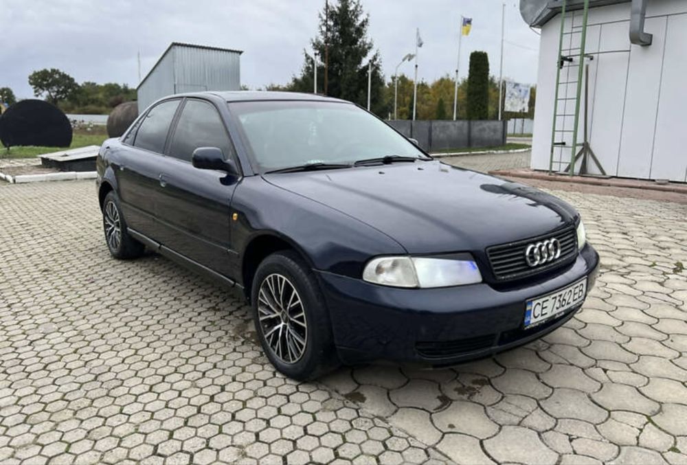 Продам Ауді а4.