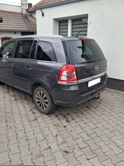 Samochód Opel zafira b