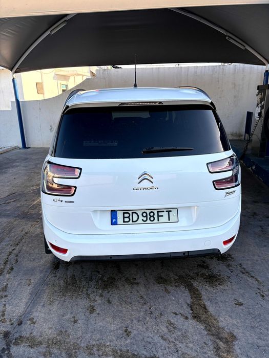 Estado Impecável: Citroën C4 Grand Picasso Exclusive (1.6 BlueHDi) | Volante à Direita com Matrícula Portuguesa