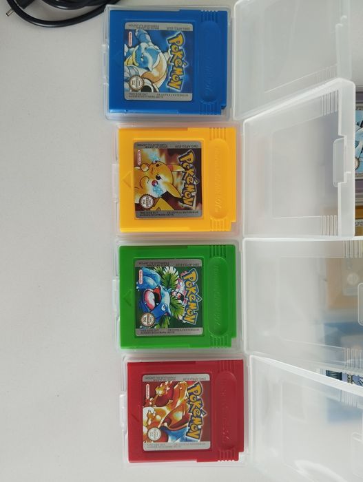 Gameboy color Pokémon com 7 jogos Pokémon e acessórios