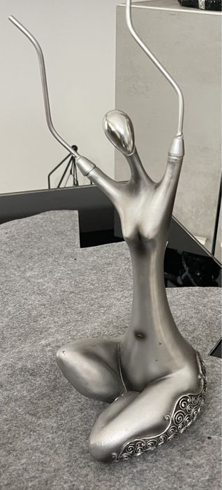 Peça decorativa femenina