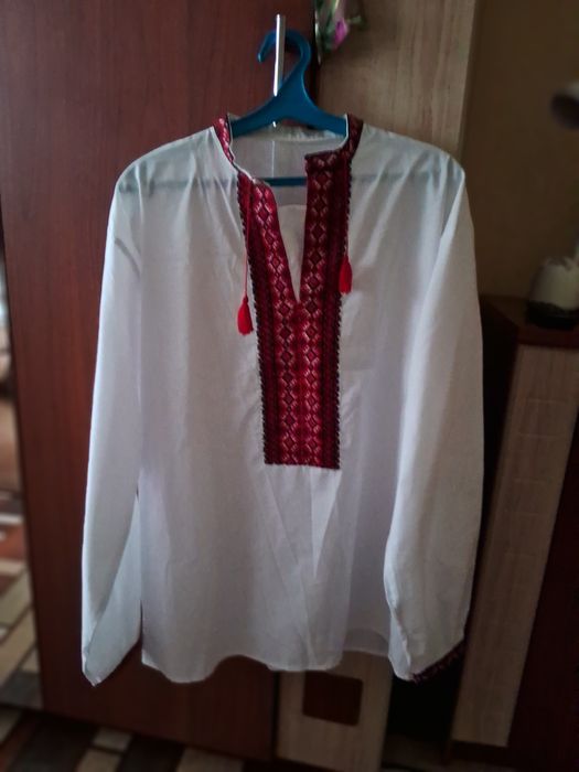 Продаю  мужскую вышиванку