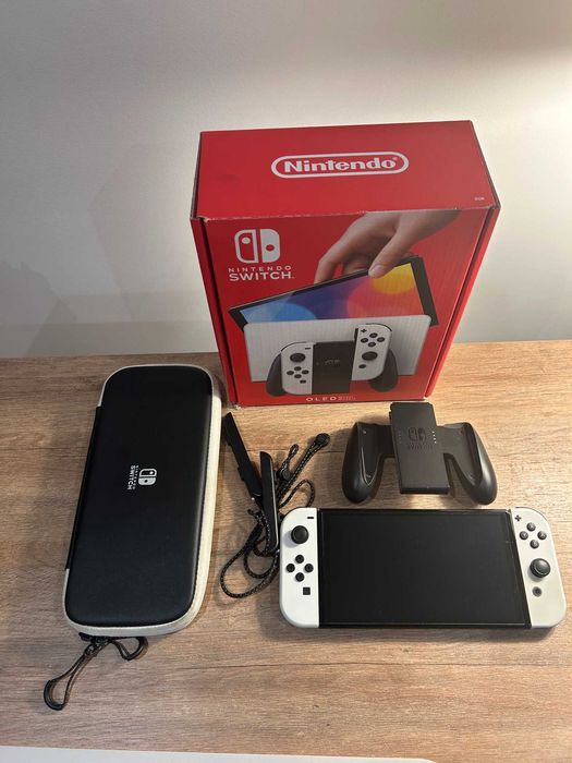 Nintendo Switch Oled + 4 jogos + caixa + bolsa – Excelente estado