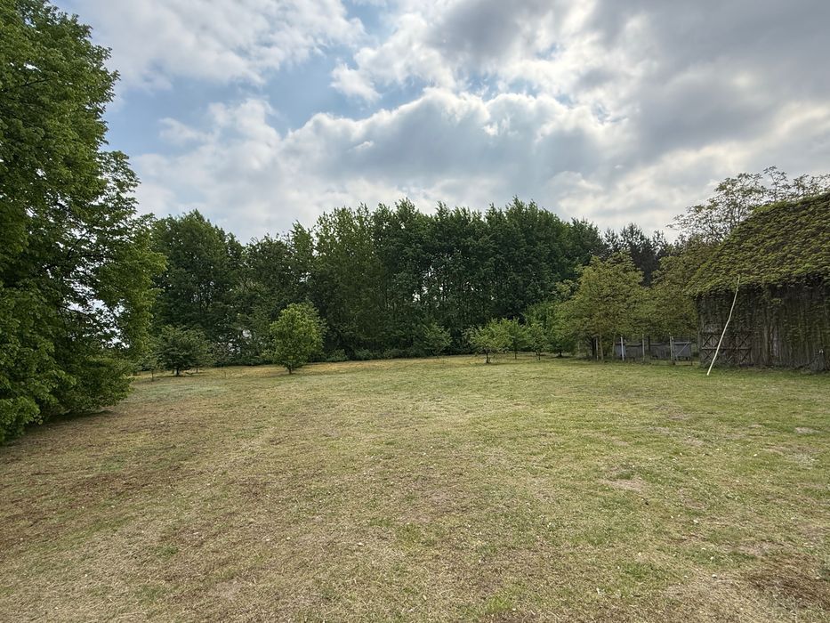 Siedlisko, działka 0,89 ha - 50 km od Warszawy z domem na wsi