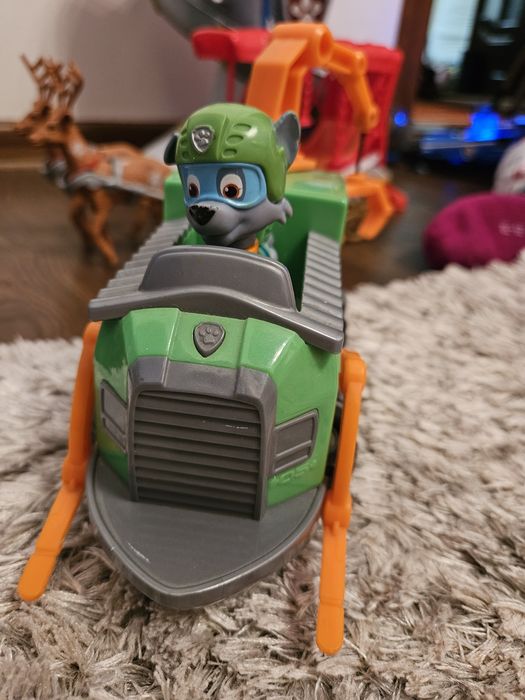 Ігровий набір Paw Patrol базовий рятівний автомобіль з водієм Роккі