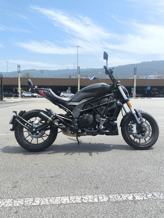 Benelli 502c 2023 10500 kms