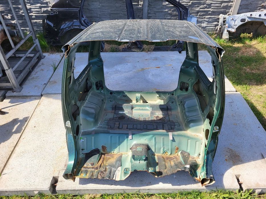 Suzuki Jimny Podłoga Bagażnika Błotnik Pas Tylny