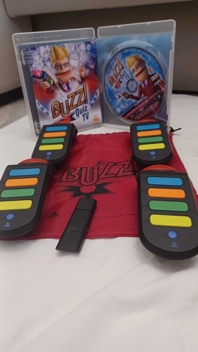 PS3 fat com oculos 3D, filmes, jogos desporto, singstar, buzz