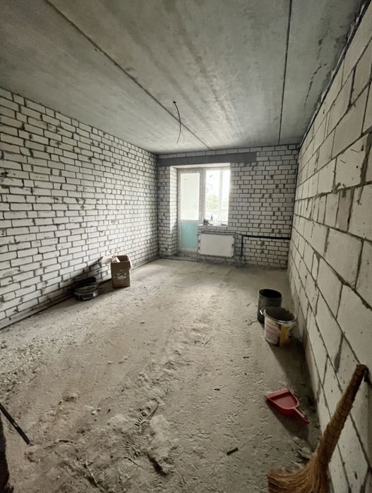 Продам двухкомнатную квартиру р-н Голливуда