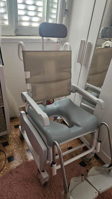 Cadeira de banho Invacare Aquatec Ocean Ergo VIP,, usada 1 ano.