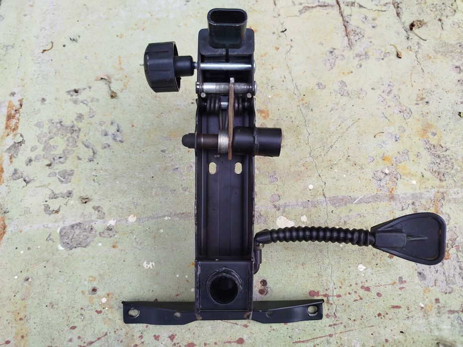 Механізм офісного крісла на відновлення