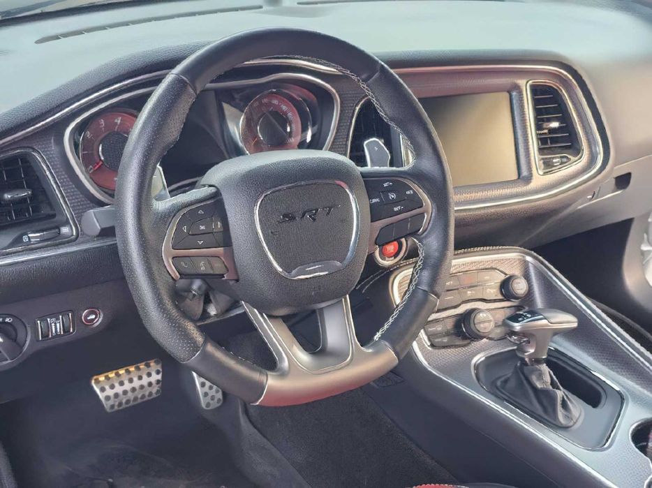 Dodge Challenger SRT Hellcat      2017