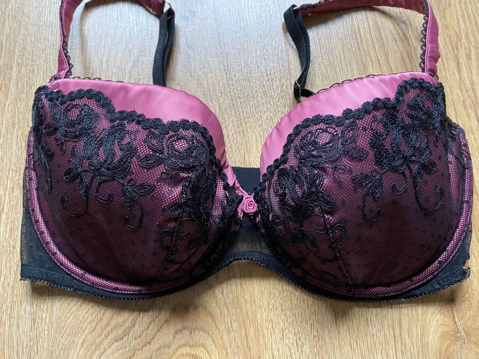 Biustonosz 80DD/E koronka nowy