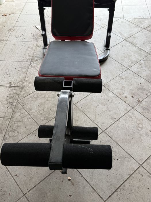 Zestaw do ćwiczeń ławeczka, 2 sztangi, gryf mały i obciążniki.