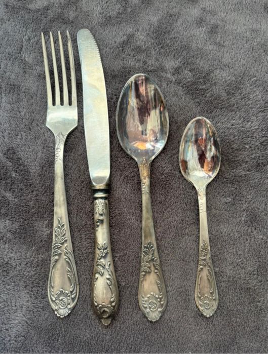 Zestaw sztućców zabytkowych