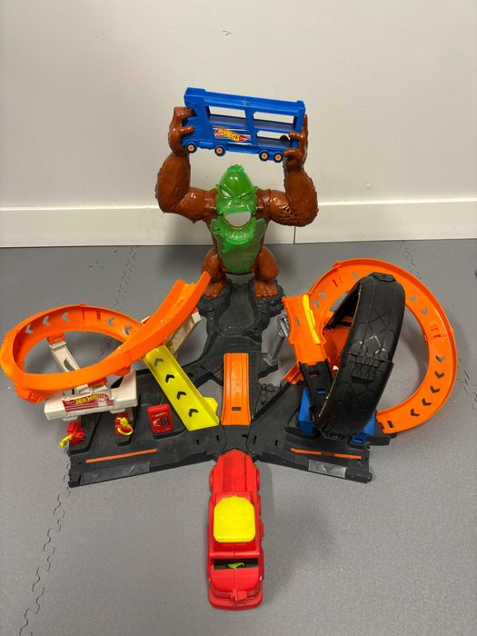 Hot Wheels City zestaw Goryl Toksyczny Atak GTT94