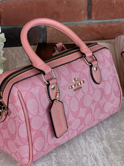 Сумка Coach Mini Rowan Crossbody  In Signature  розова