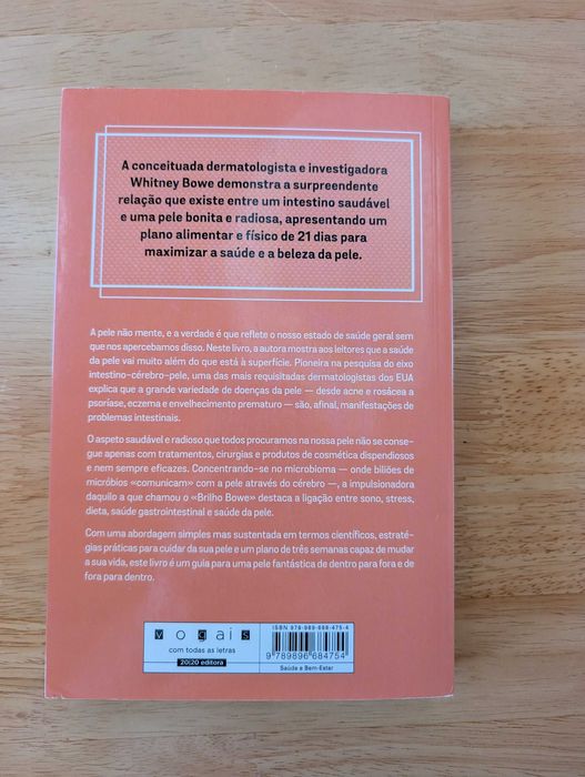 Livro - Cuidar da Pele de Dentro para Fora / Whitney Bowe