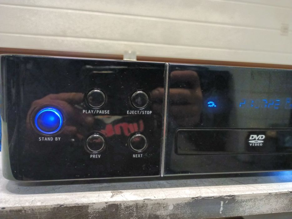 Amplituner 2.1 z DVD Teufel IP 500DR