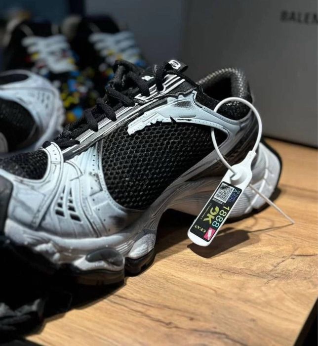 Balenciaga stapler