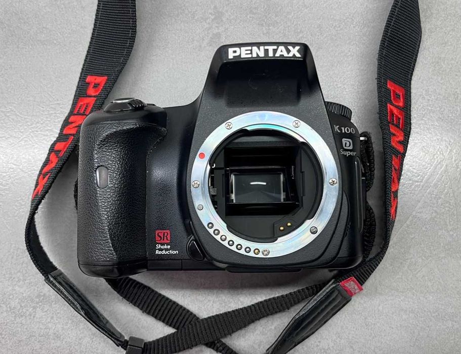 Pentax K100D Super + obiektyw