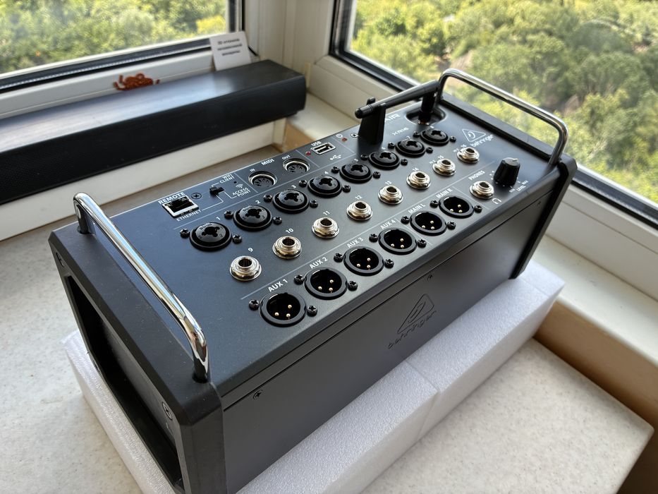Behringer XR 16 цифровий мікшерний пульт