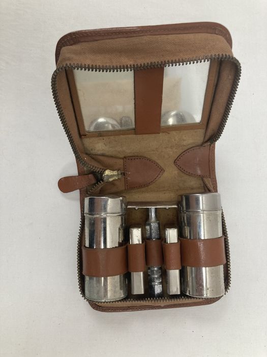 Estojo ou Kit Viagem de Homem, Vintage