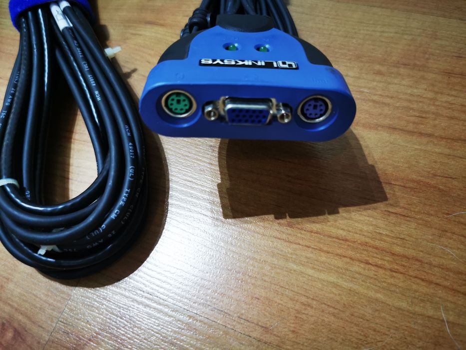 Lynksys dual monitor controler