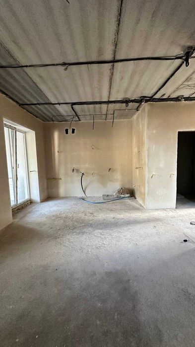 Дуплекс з штукатуркою та розводкою електрики біля РічТауна у Бучі. Газ