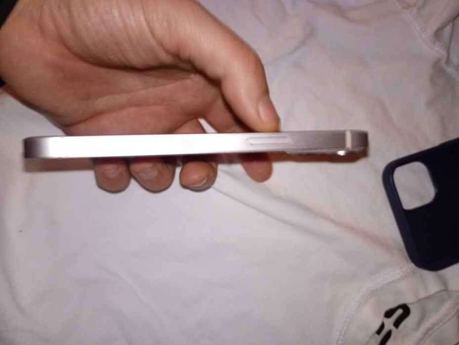 Продам Айфон 13 на 128 гб