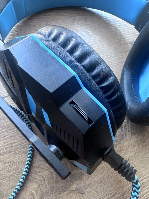 Sluchawki nauszne przewodowe z mikrofonem